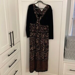 90s Carole Little floral dress 12 
Phoebe Bouffet.